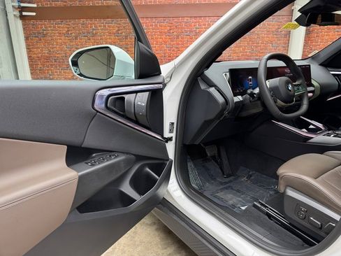 Certified 2025 BMW X3 xDrive30i w/ Convenience Package image 9