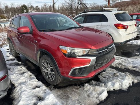 Used 2018 Mitsubishi Outlander Sport ES image 1