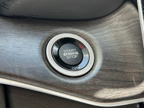 Used 2024 Jeep Grand Cherokee Limited w/ Black Appearance Package image 53