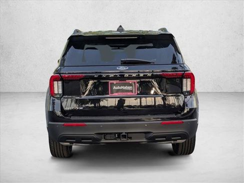 New 2026 Ford Explorer Active RWD image 7