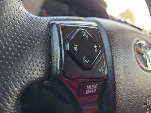 Used 2020 Toyota 4Runner TRD Off-Road Premium AWD/4WD image 36