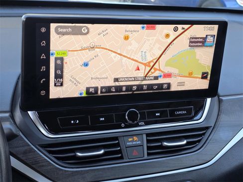 Used 2024 Nissan Altima 2.5 SV w/ SV Premium Package image 13