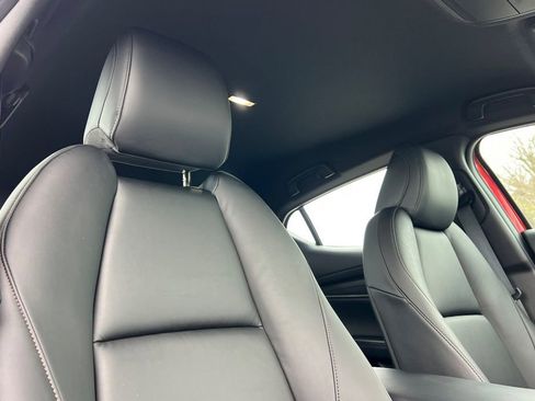 Certified 2025 MAZDA MAZDA3 s Sport image 19