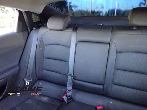 Used 2018 Chevrolet Malibu LT image 14