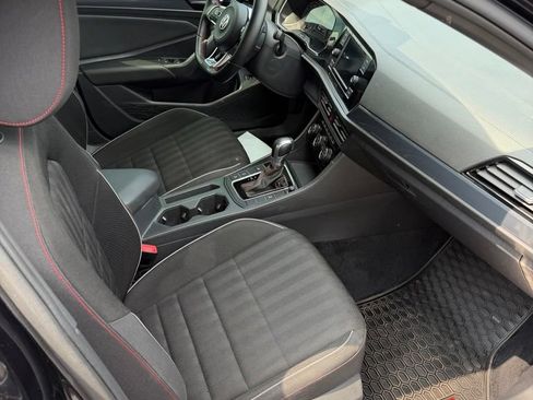 Used 2019 Volkswagen Jetta GLI FWD image 9