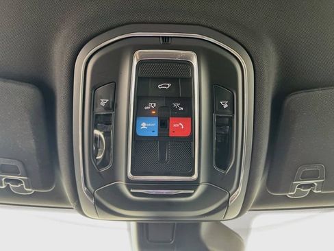 Used 2025 Jeep Grand Cherokee Altitude AWD/4WD image 20