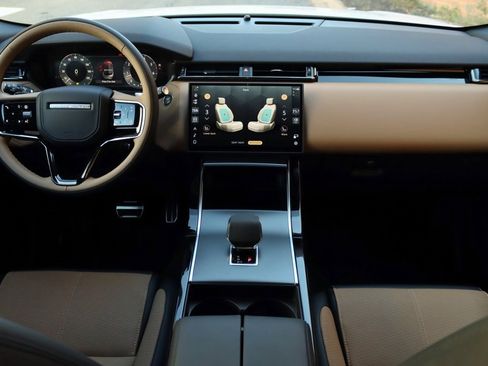 Used 2025 Land Rover Range Rover Velar Dynamic HSE image 10