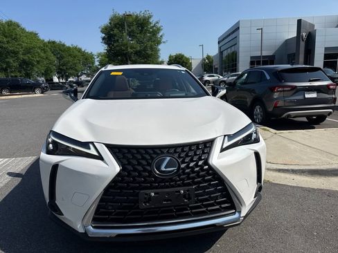Used 2024 Lexus UX 250h AWD w/ Premium Package image 2