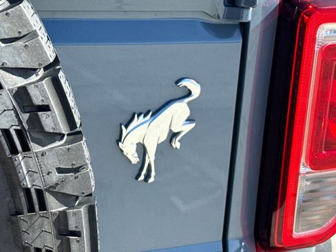 Used 2024 Ford Bronco Black Diamond image 18