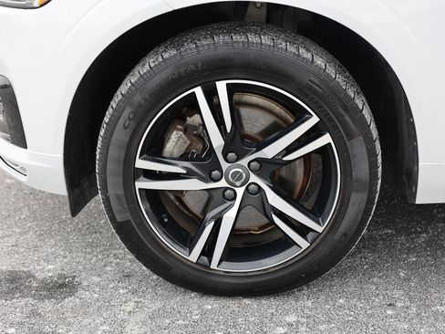 Used 2021 Volvo XC60 T6 R-Design image 11