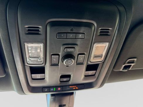 Used 2021 Chevrolet Suburban High Country w/ Premium Package AWD/4WD image 31