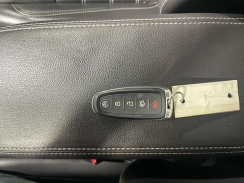 Used 2019 Ford Escape Titanium AWD/4WD image 21