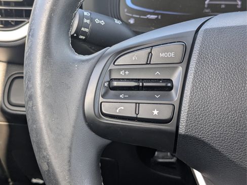 Used 2024 Hyundai Venue SEL FWD image 28