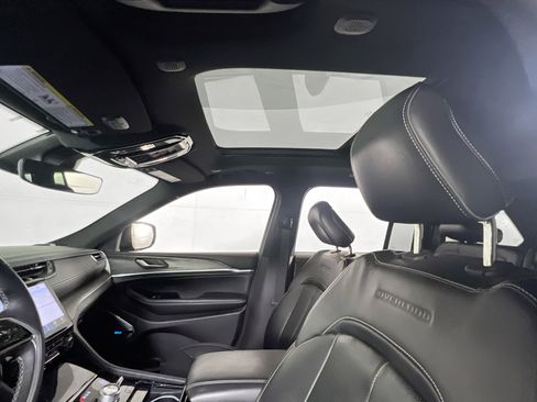 Used 2022 Jeep Grand Cherokee Overland image 23