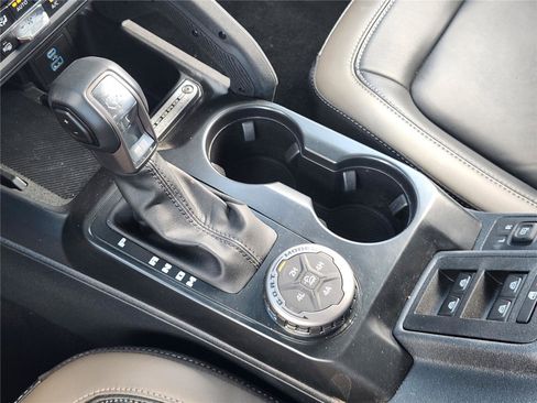 New 2025 Ford Bronco Outer Banks w/ Sasquatch Package AWD/4WD image 15