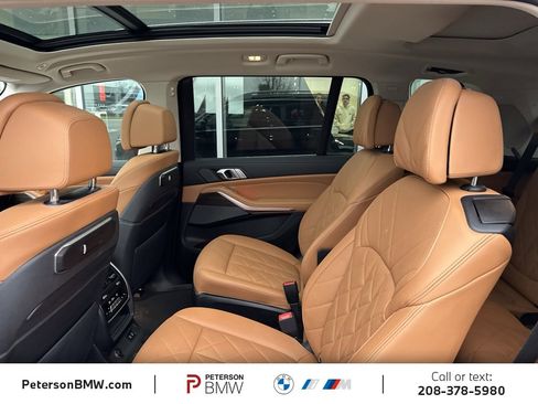 Used 2023 BMW X7 xDrive40i w/ Premium Package image 19