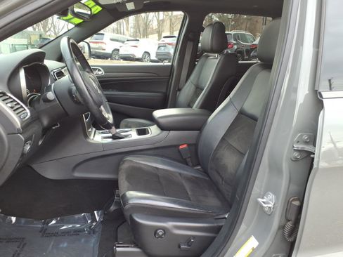 Used 2020 Jeep Grand Cherokee Altitude AWD/4WD image 14