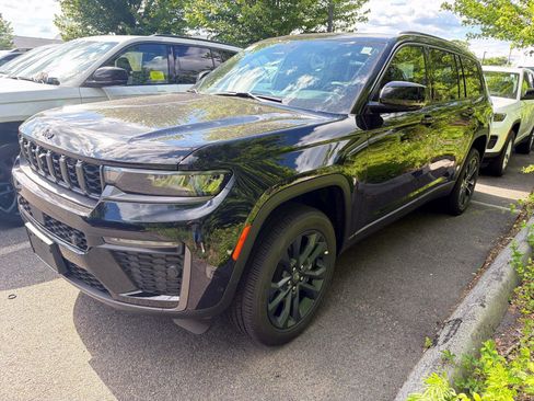 New 2026 Jeep Grand Cherokee L Limited AWD/4WD image 4