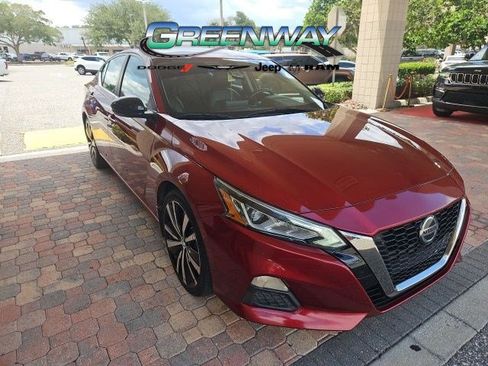 Used 2021 Nissan Altima 2.5 SR w/ SR Premium Package FWD image 3