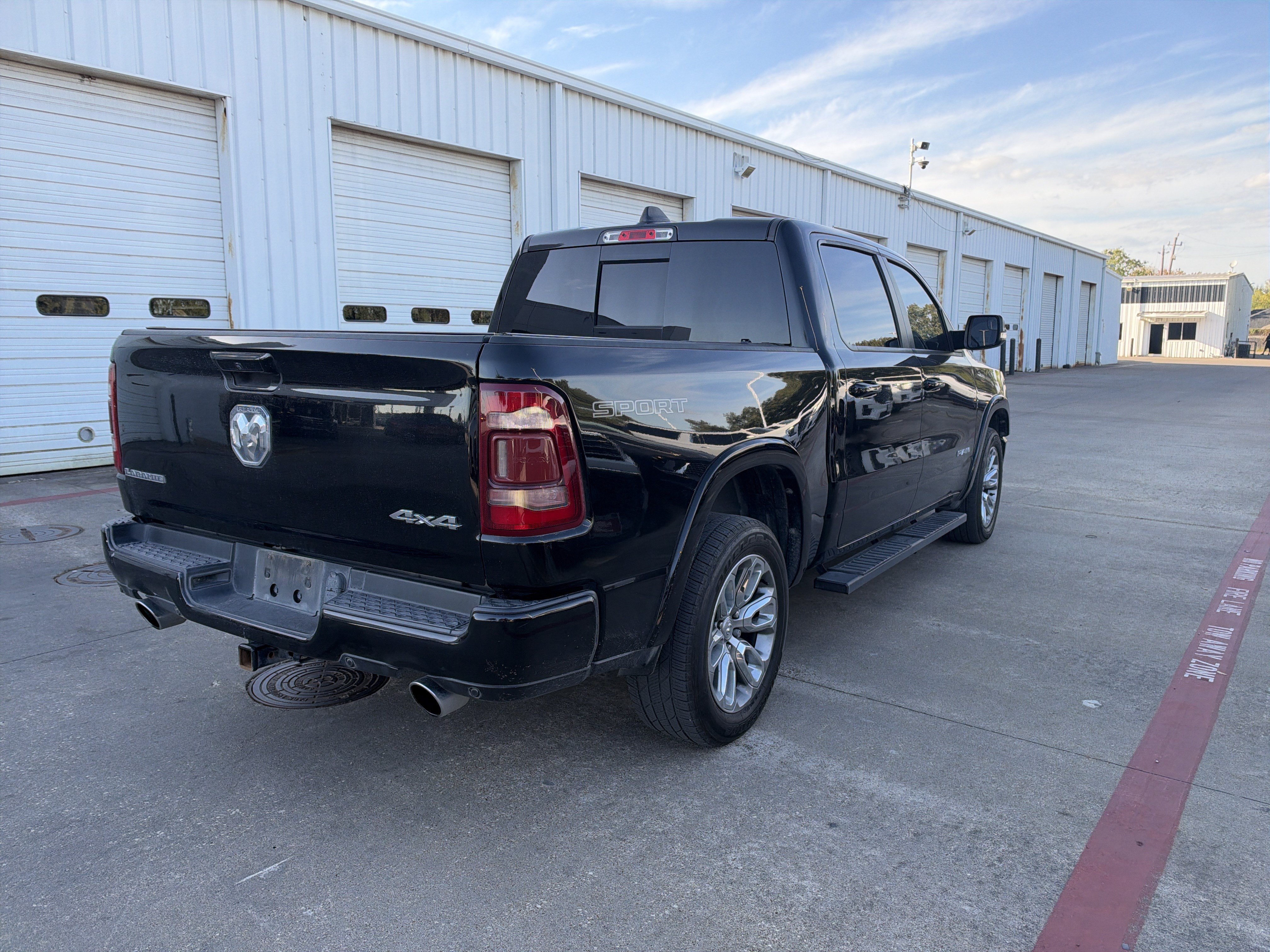 Used 2021 RAM 1500 Laramie w/ Sport Appearance Package AWD/4WD image 15