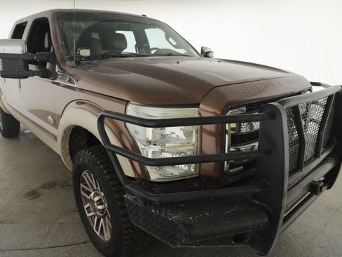 Used 2012 Ford F250 King Ranch w/ King Ranch w/Chrome Pkg image 3