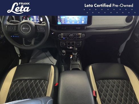 Used 2024 Jeep Wrangler Unlimited w/ Convenience Group AWD/4WD image 16