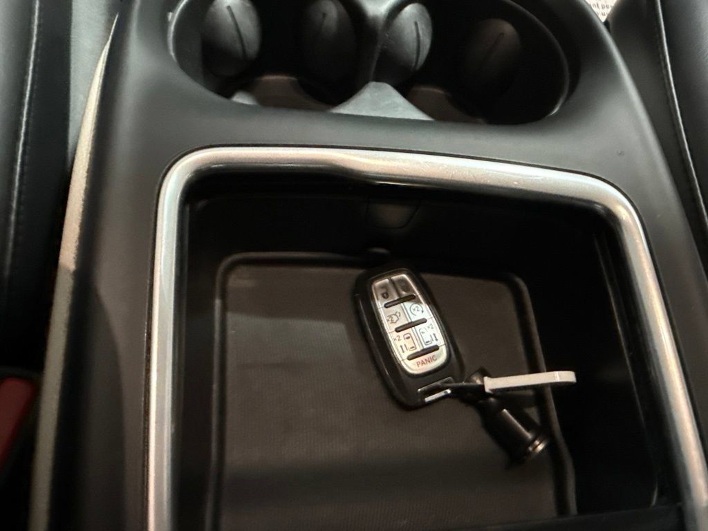 Used 2023 Chrysler Pacifica Touring-L FWD image 36