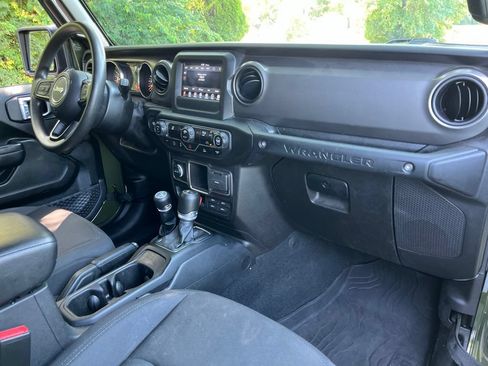 Used 2022 Jeep Wrangler Unlimited Sport AWD/4WD image 37