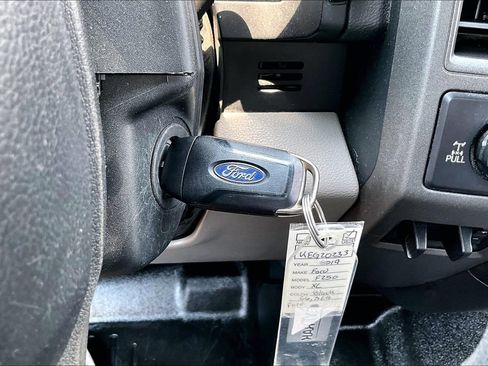 Used 2019 Ford F250 XL w/ STX Appearance Package image 35