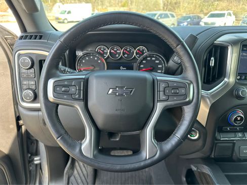 Used 2022 Chevrolet Silverado 1500 LT Trail Boss w/ Bed Protection Package image 11
