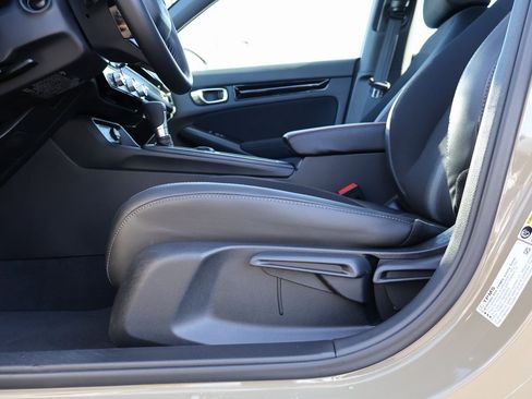 Certified 2025 Honda Civic Sport image 30