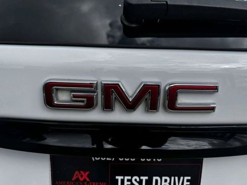 Used 2022 GMC Terrain SLE w/ Driver Convenience Package FWD image 17