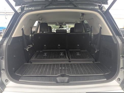 Used 2022 Nissan Pathfinder SL w/ Cargo Package image 11