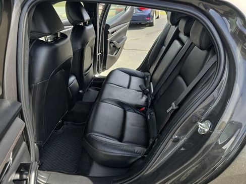 Used 2019 MAZDA MAZDA3 Hatchback w/ Preferred Package FWD image 15
