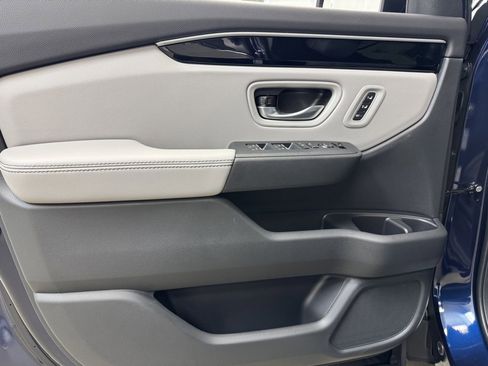 New 2025 Honda Pilot EX-L image 8