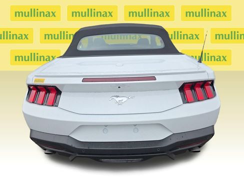 Used 2025 Ford Mustang Premium RWD image 33