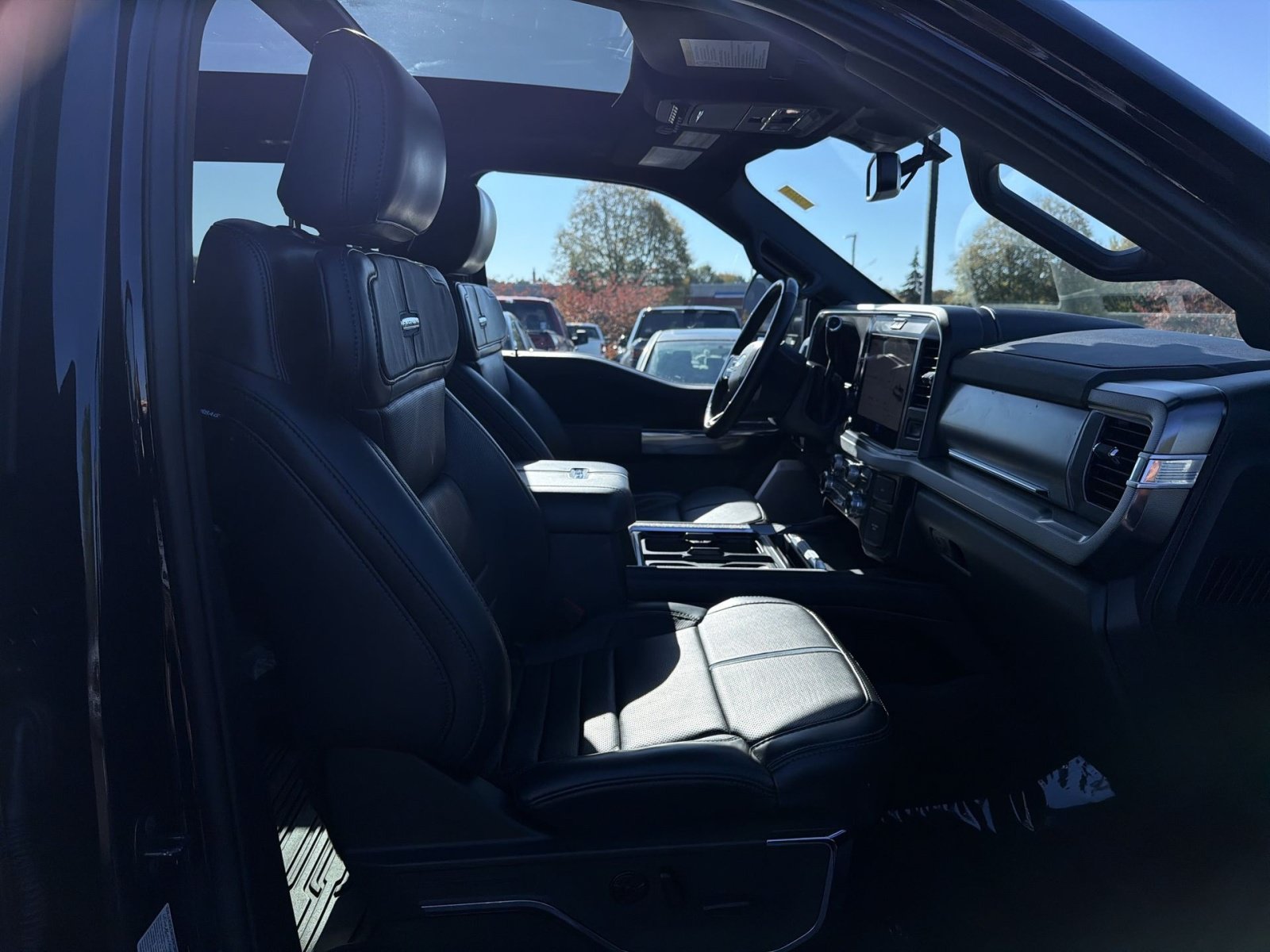 Used 2025 Ford F450 Platinum w/ FX4 Off-Road Package AWD/4WD image 23