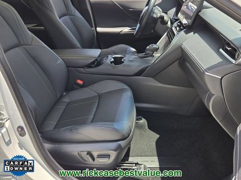 Used 2024 Toyota Venza Limited AWD/4WD image 19