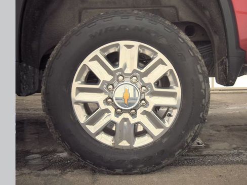 Used 2024 Chevrolet Silverado 2500 High Country w/ Technology Package image 12