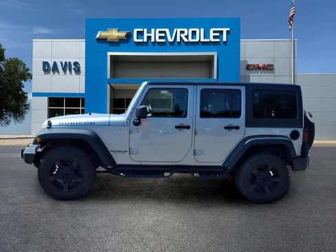 Used 2014 Jeep Wrangler Unlimited Rubicon w/ Connectivity Group AWD/4WD image 6