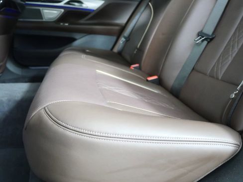 Used 2021 BMW 740i w/ M Sport Package image 14