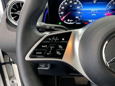 Used 2025 Mercedes-Benz GLB 250 4MATIC image 22