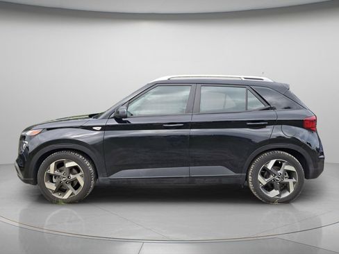 Used 2023 Hyundai Venue SEL image 3