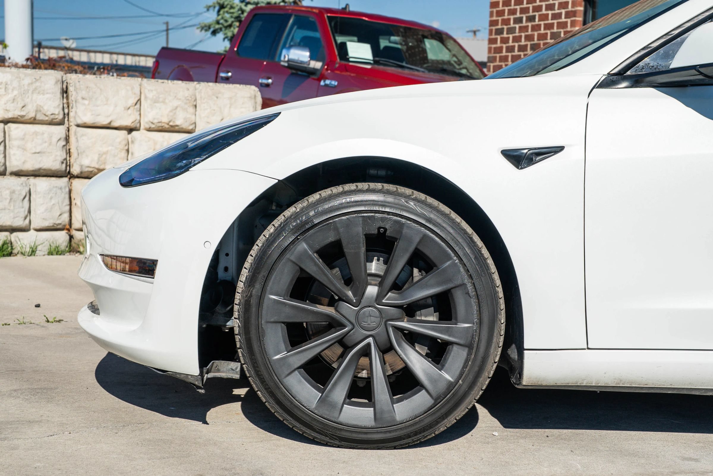 Used 2022 Tesla Model 3 Long Range AWD/4WD image 4