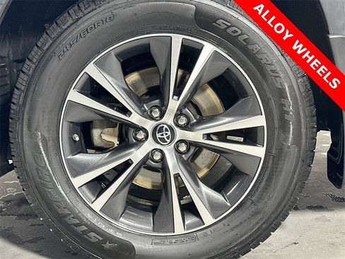 Used 2019 Toyota Highlander LE image 31