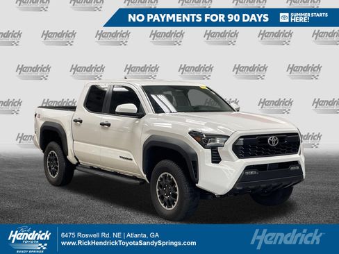 Certified 2025 Toyota Tacoma TRD Off-Road AWD/4WD image 1