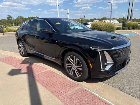 Used 2024 Cadillac Lyriq Luxury RWD image 3