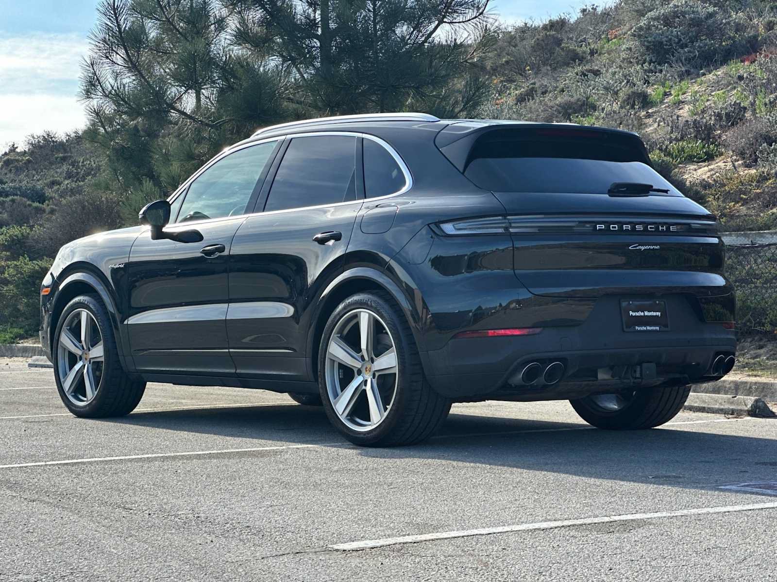 Certified 2024 Porsche Cayenne AWD/4WD image 3