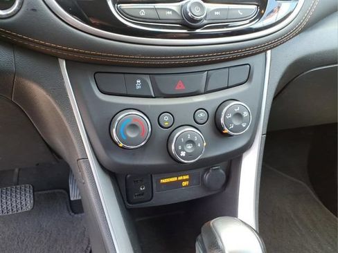 Used 2022 Chevrolet Trax LT w/ Driver Confidence Package AWD/4WD image 27