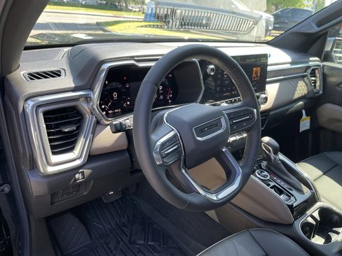 New 2025 GMC Canyon Denali w/ LPO, Denali Black Edition AWD/4WD image 45